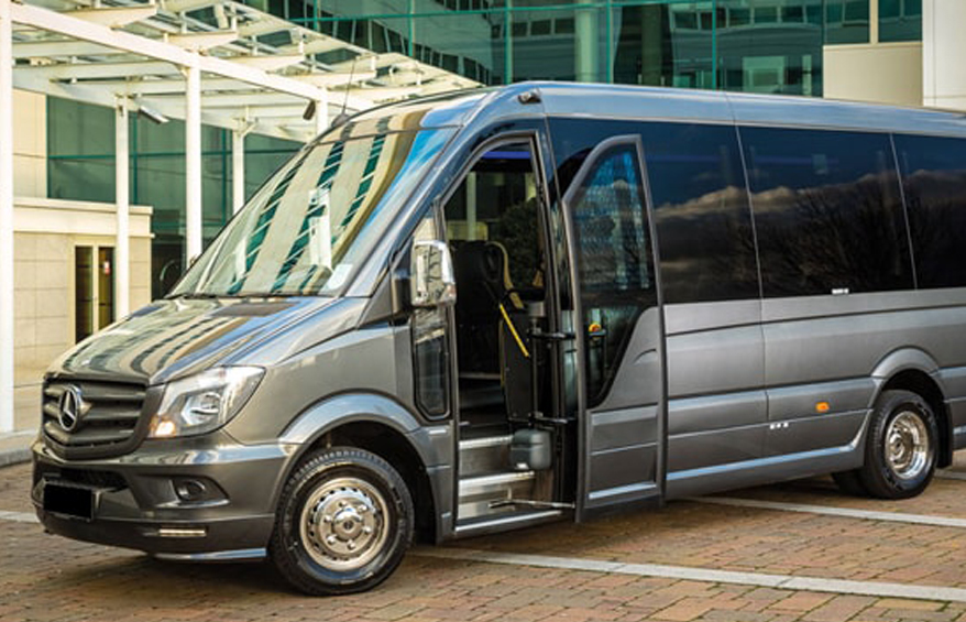 city-cars-mercedes-minibus_opt-min